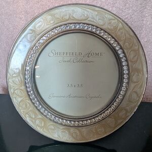 Sheffield Home Round Frame with Cream and Silver Accents